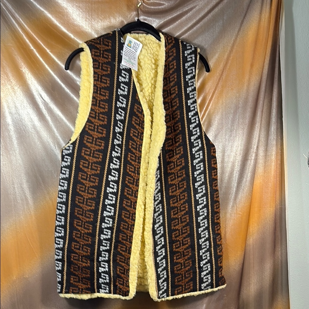 Vintage 70’s Brown and‎ Black Patterned Vest with Yellow fleece Lining bag b61